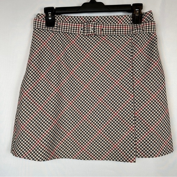 H&M Divided Houndstooth Plaid Tan Red Stripes Belted Preppy Mini Skirt Size 6 - Picture 1 of 10